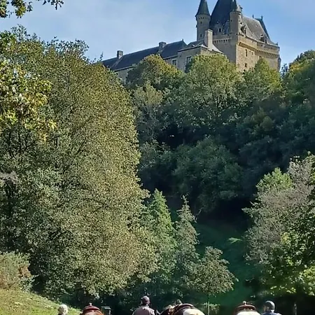 Roulotte A Sapharey Sarrazac (Dordogne)