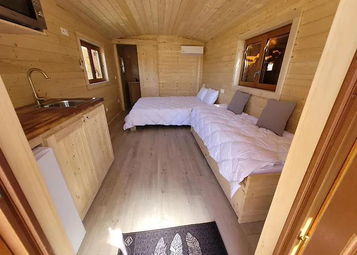 Camping Roulotte A Sapharey *